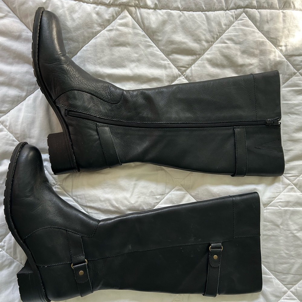 Easy Spirit Dark Gray Heeled Boots